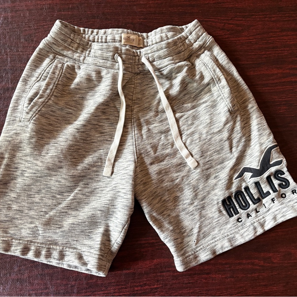 Heather gray Hollister shorts men’s XS